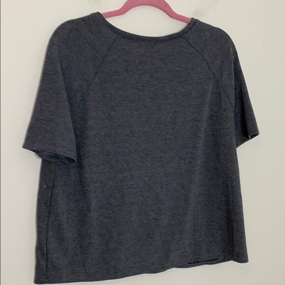 Go Couture Grey Front Pockets Knit Top NWOT Size Medium - Picture 6 of 9